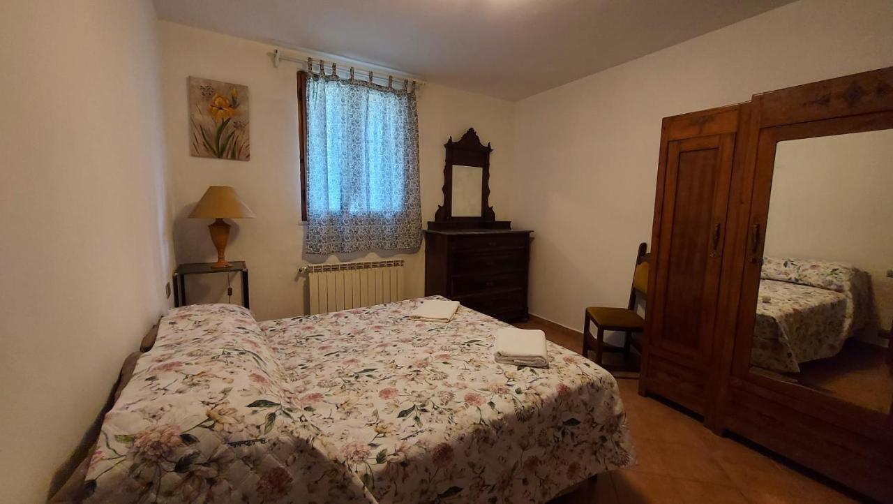 Villa Del Biondo Черталдо Екстериор снимка