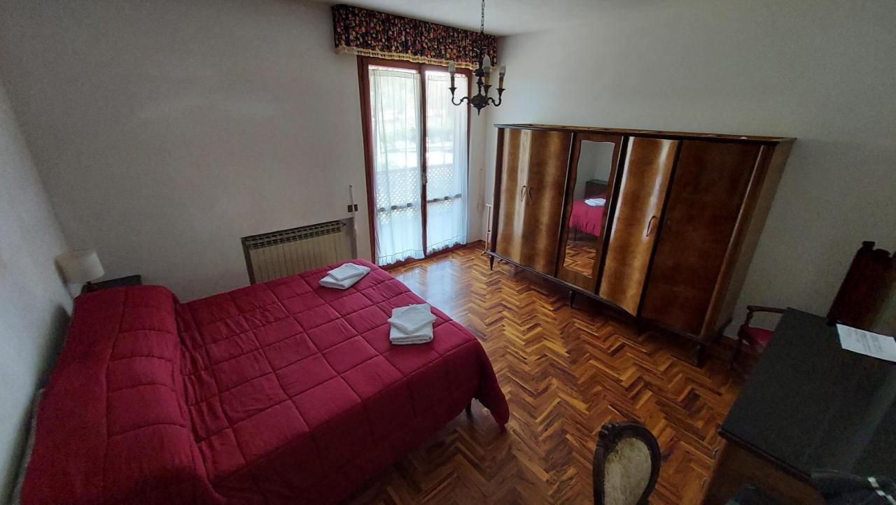 Villa Del Biondo Черталдо Екстериор снимка