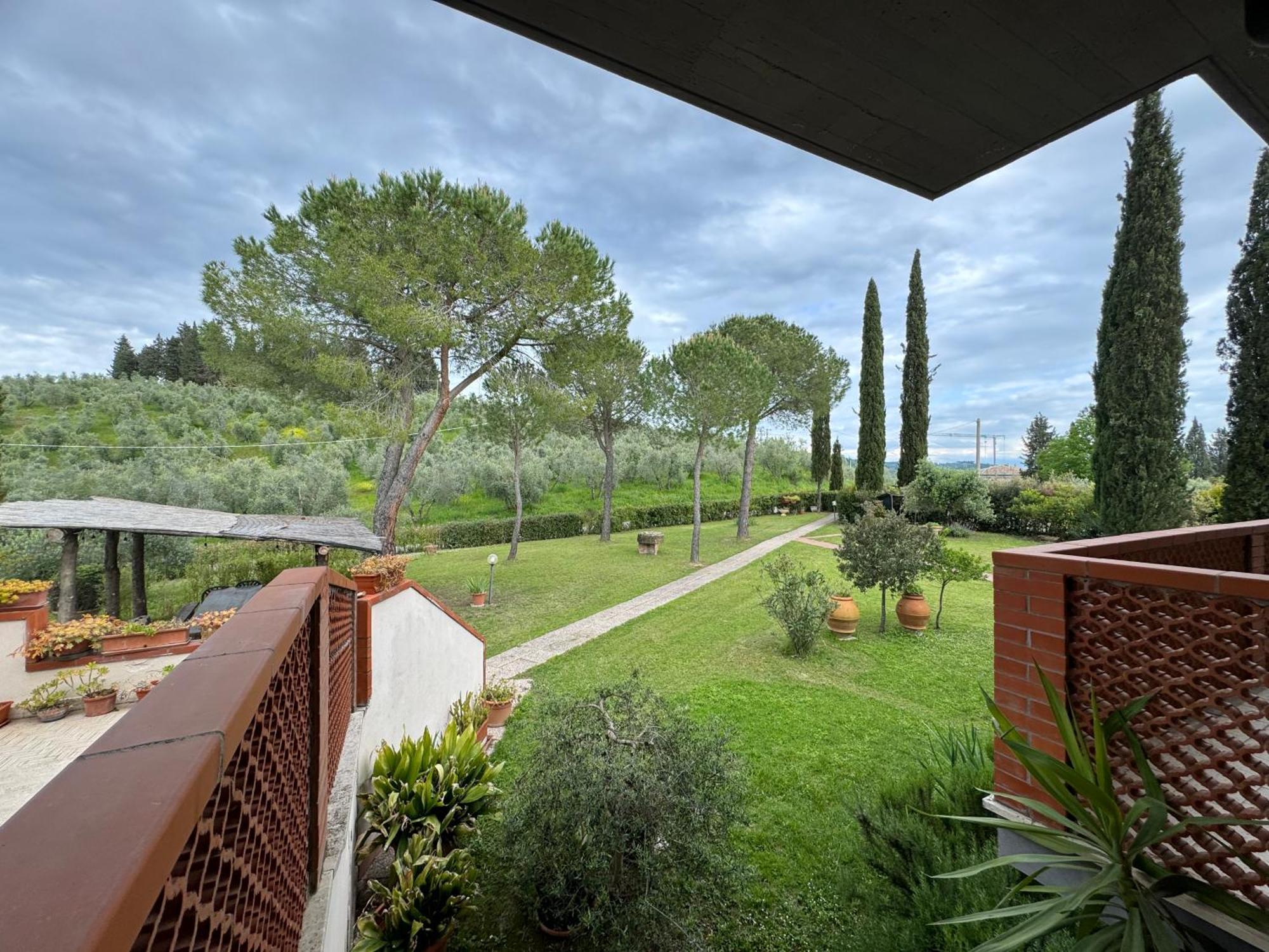 Villa Del Biondo Черталдо Екстериор снимка